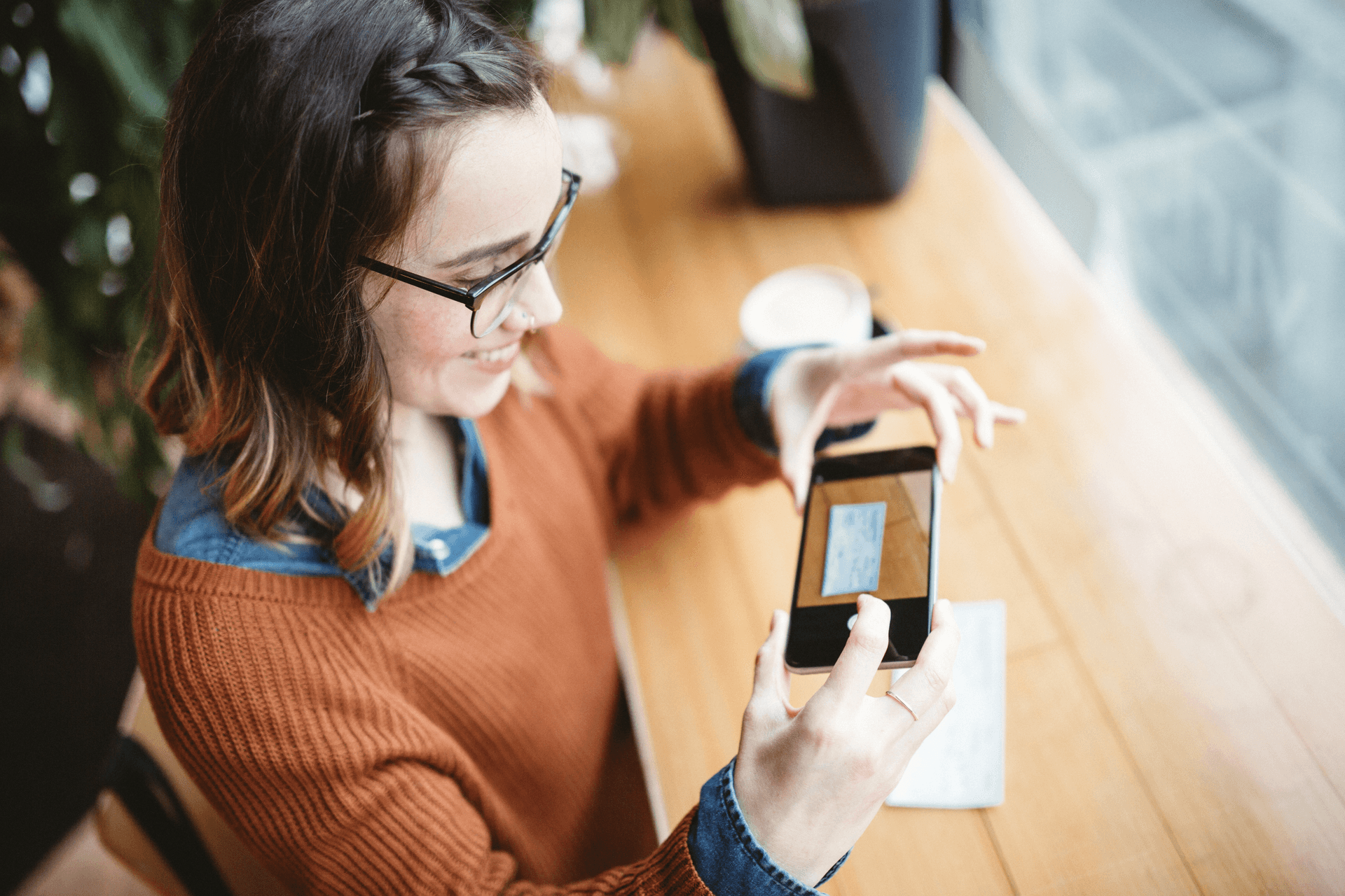 lady performing an online deposit